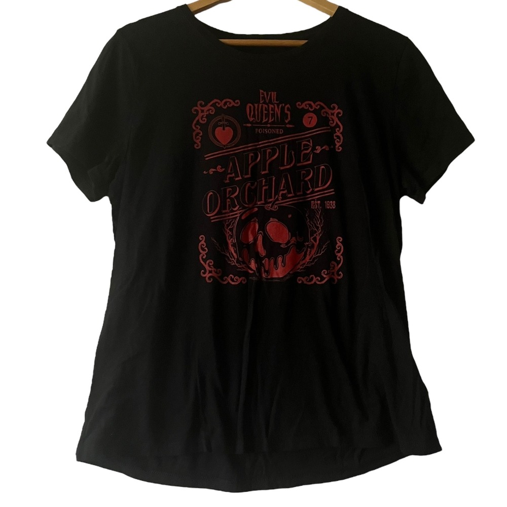 Disney Evil Queen Poisoned Apple Orchard Black T-Shirt Women's Medium